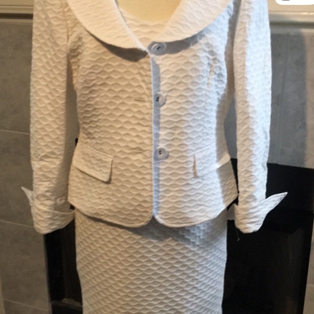 Albert Nipon Elegant White Dress with matching Jacket